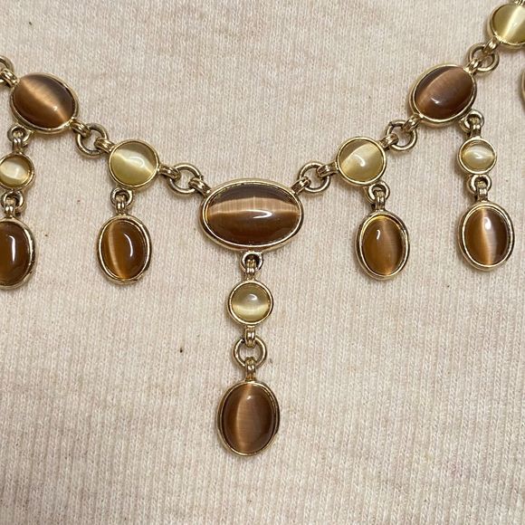 Vintage 70s Small Tiger's Eye Stones Necklace On Gold Tone Chain Links - Picture 4 of 13